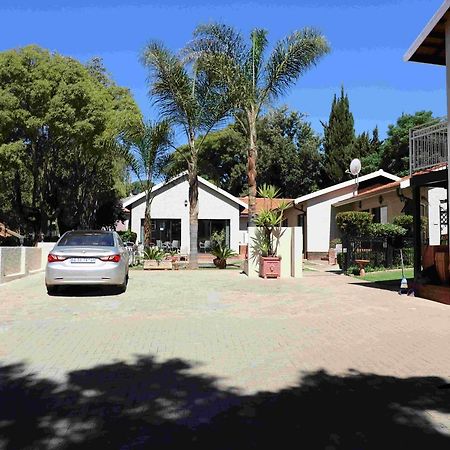 Acacia Grove Guest House Johannesburg Exterior photo