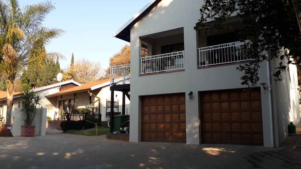 Acacia Grove Guest House Johannesburg Exterior photo