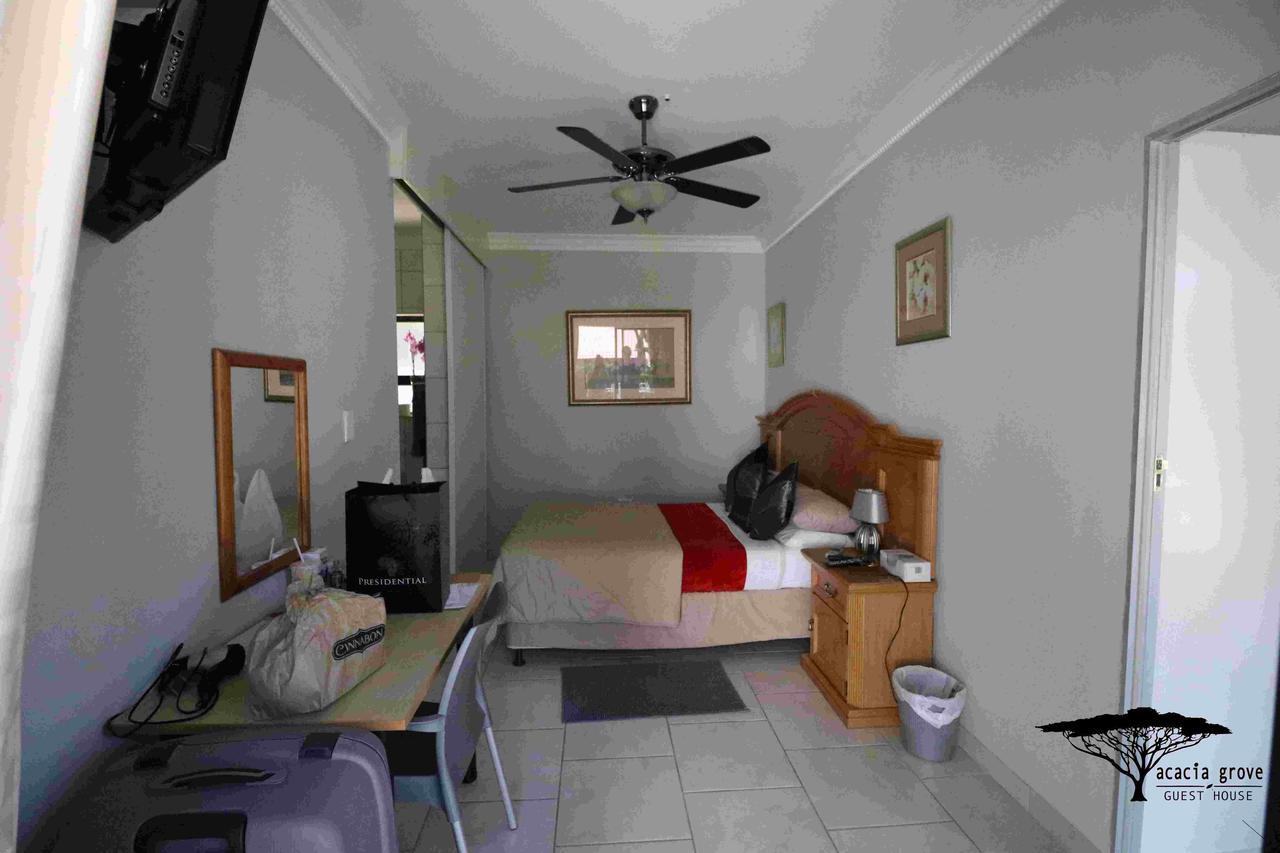Acacia Grove Guest House Johannesburg Exterior photo